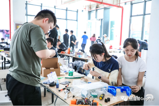 大灣區(qū)數(shù)智競(jìng)技格斗機(jī)器人大賽 大灣區(qū)數(shù)智競(jìng)技格斗機(jī)器人大賽