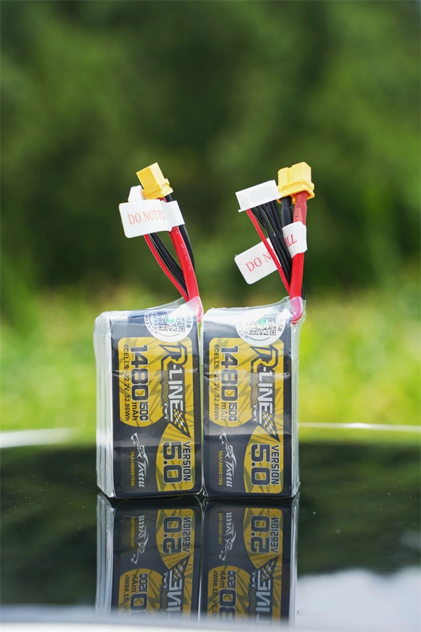Tattu R-Line 5.0 1480mAh 6S 22.2V 150C Tattu R-Line 5.0 1480mAh 6S 22.2V 150C